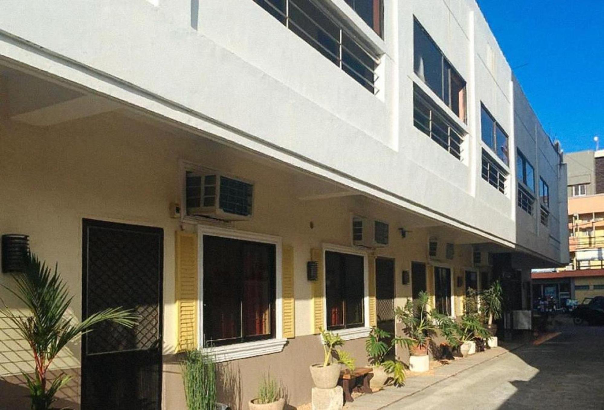 Reddoorz Near Colgante Bridge Naga City Exterior foto